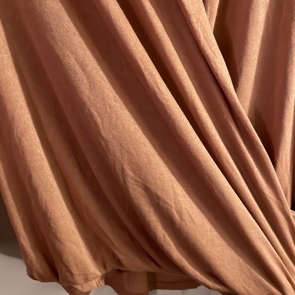 Blush top - Picture 2 of 5